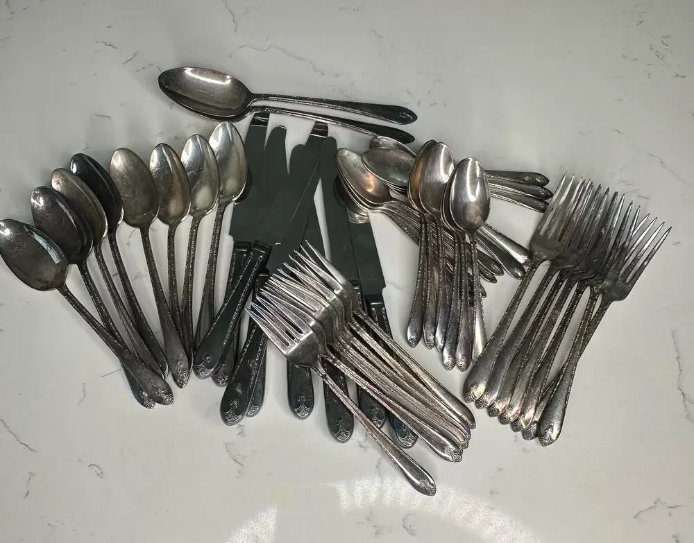 Rogers & Sons International Silver Flatware in Exquisite Pattern 1940s 43 pc